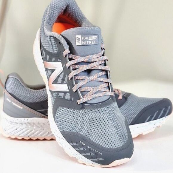 NEW! Women's New Balance FuelCore NITREL Trail Running Shoes / Size 8 - Picture 2 of 11
